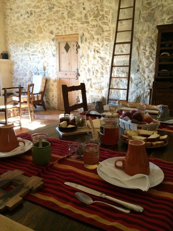 Bed and Breakfast Mas Moineau Mezoargues Экстерьер фото