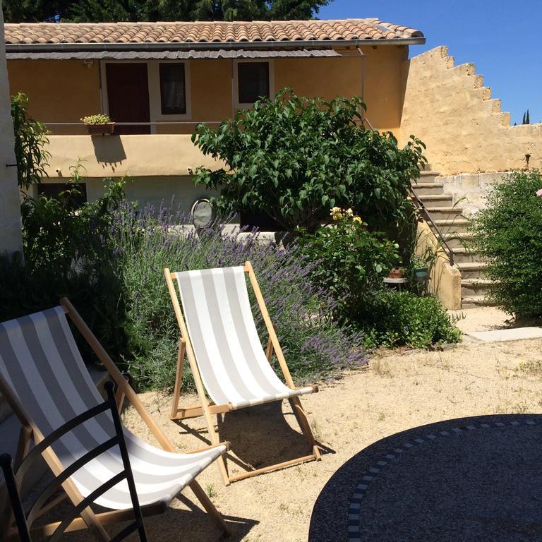 Bed and Breakfast Mas Moineau Mezoargues Экстерьер фото