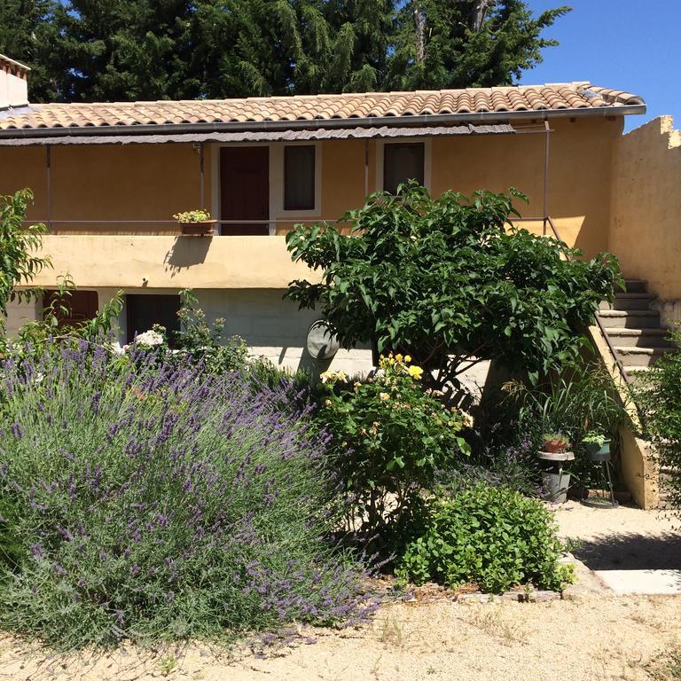 Bed and Breakfast Mas Moineau Mezoargues Экстерьер фото